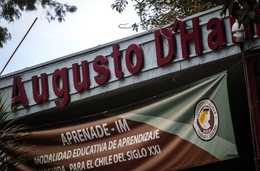  Como deplorables calificó el presidente del colegio de profesoras y profesores de chile RM, Mario Aguilar, el despido masivo de docentes en Ñuñoa.