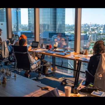 Contratación global en Chile aumenta 234%: empresas extranjeras aceleran la búsqueda de talento local