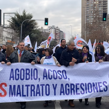 Colegio de Profesores acusa a Kast de desconocer lucha docente contra la violencia escolar y exige promulgar Ley de Convivencia