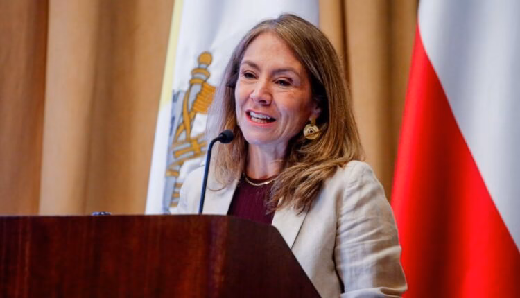 Presidenta de la CPC se rectifica: “No queremos más feriados irrenunciables”