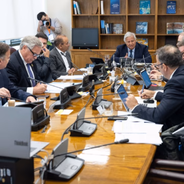 En Comisión de Economía: Senador Celis advierte alza de fertilizantes y plantea medidas