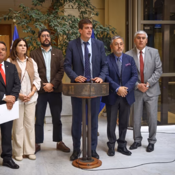 Bancada de Renovación Nacional acuerda apoyar proyecto de reconstrucción impulsado por el Gobierno