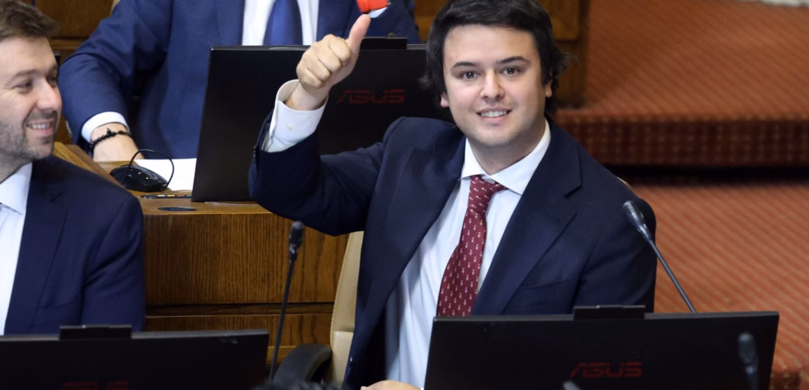 Creton respalda proyecto “Escuelas Protegidas” que endurece sanciones por violencia escolar