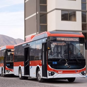 Despachan ley que endurece sanciones por evasión en transporte público