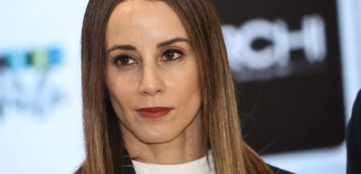 Ministra Sedini acusa machismo en críticas: “No se le harían a un hombre”