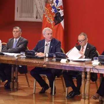 Ajuste ministerial abre fuego político: RN cierra filas, Parisi celebra y oposición endurece críticas al Gobierno
