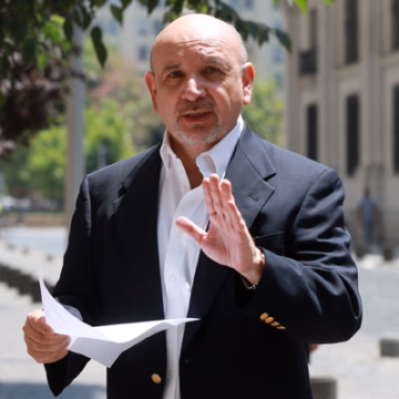 Senador Juan Luis Castro advierte gravedad por caso Codelco: “Deja de parecer un simple error”