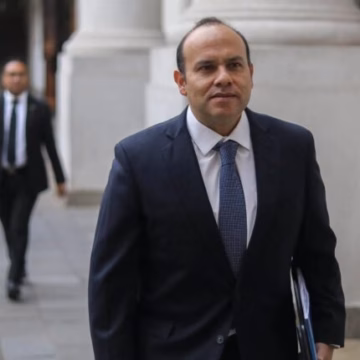 Máximo Pavez reafirma meta de expulsar 330 mil inmigrantes irregulares pese a dudas de Migraciones