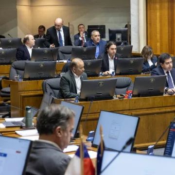 Celis cuestiona a la derecha por rechazar levantar el secreto bancario: “Prefieren revisar mochilas antes que perseguir el dinero del narcotráfico”