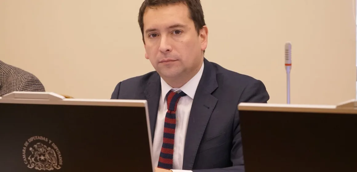 Diputado Cristián Araya exige aclarar denuncia sobre presunta red de explotación infantil recibida en La Moneda durante el gobierno de Boric