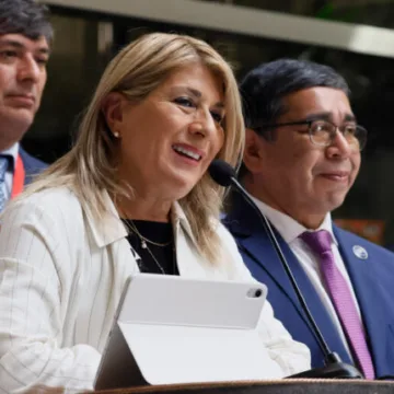 Diputadas del PDG se reúnen con ministro Alvarado y mantienen en suspenso su voto sobre la megarreforma