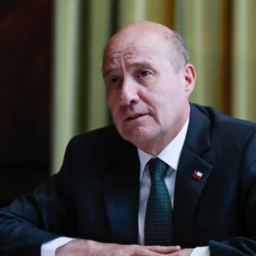Gobierno desdramatiza eventual acusación constitucional contra ministro Quiroz