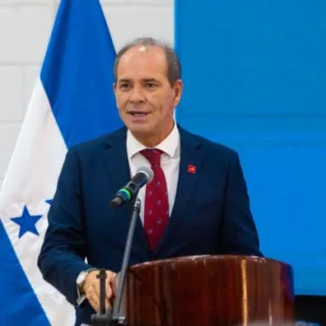 Cancillería designa embajador especial en Haití por caso de niños haitianos