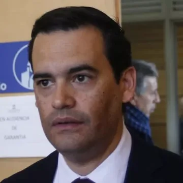 Fiscal regional Roberto Garrido firmó trato directo por $95 millones a empresa que ya había recibido otros $735 millones del Ministerio Público