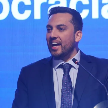 Raúl Soto asume presidencia del PPD y llama a unidad opositora frente a gobierno “ultraconservador” de Kast