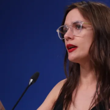 Camila Vallejo critica al Gobierno de Kast, lo califica de “ultraderecha” y cuestiona la megarreforma