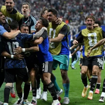 Argentina derrota a Inglaterra con una remontada épica y jugará la final del Mundial 2026 ante España
