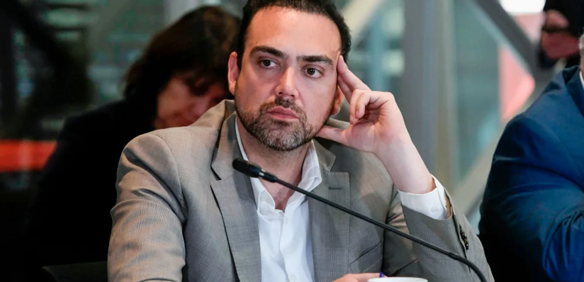 «La renuncia no basta»: Senador Karim Bianchi oficia al Fiscal Nacional por polémico video y exige investigar hasta las últimas consecuencias