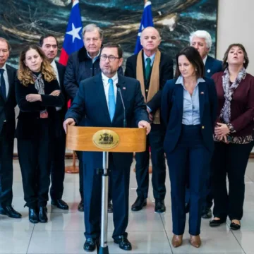 Arancel de EE.UU. golpea exportaciones chilenas: salmones enfrentarían impacto de hasta US$500 millones y frutas hasta US$400 millones