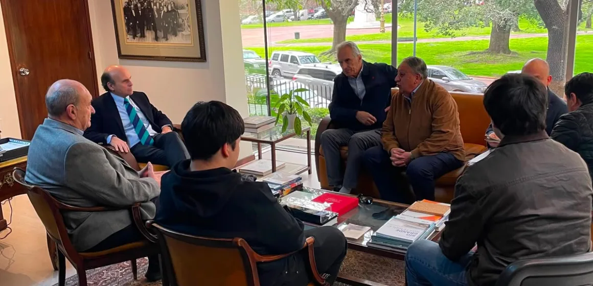 CNTC alerta por crisis en pasos fronterizos y plantea alternativas para asegurar el transporte de carga