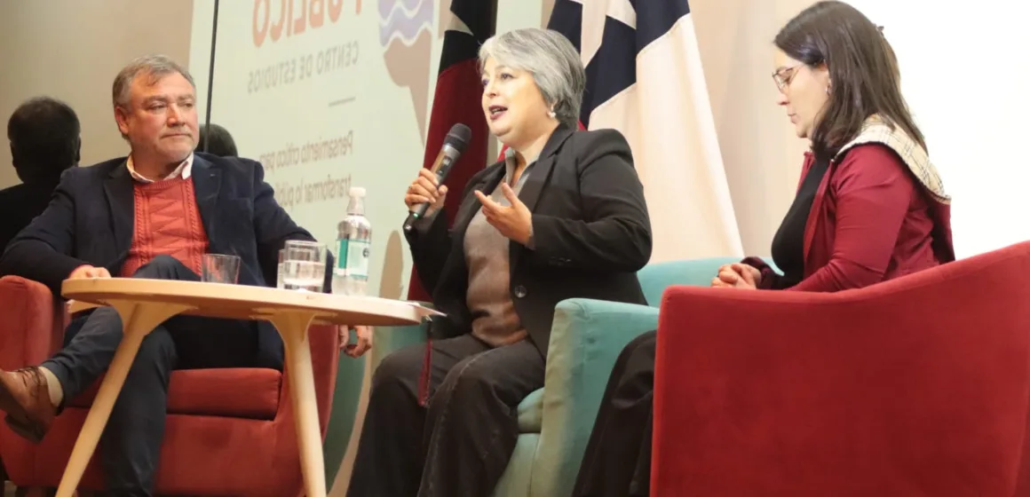 Jeannette Jara acusa “agenda encubierta” contra los trabajadores: “Es expropiarle las horas extra”