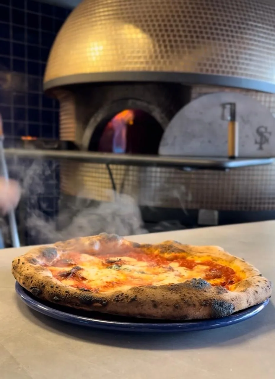 Brunapoli lleva el sabor de Chile a Nápoles: competirá entre las mejores pizzerías del mundo