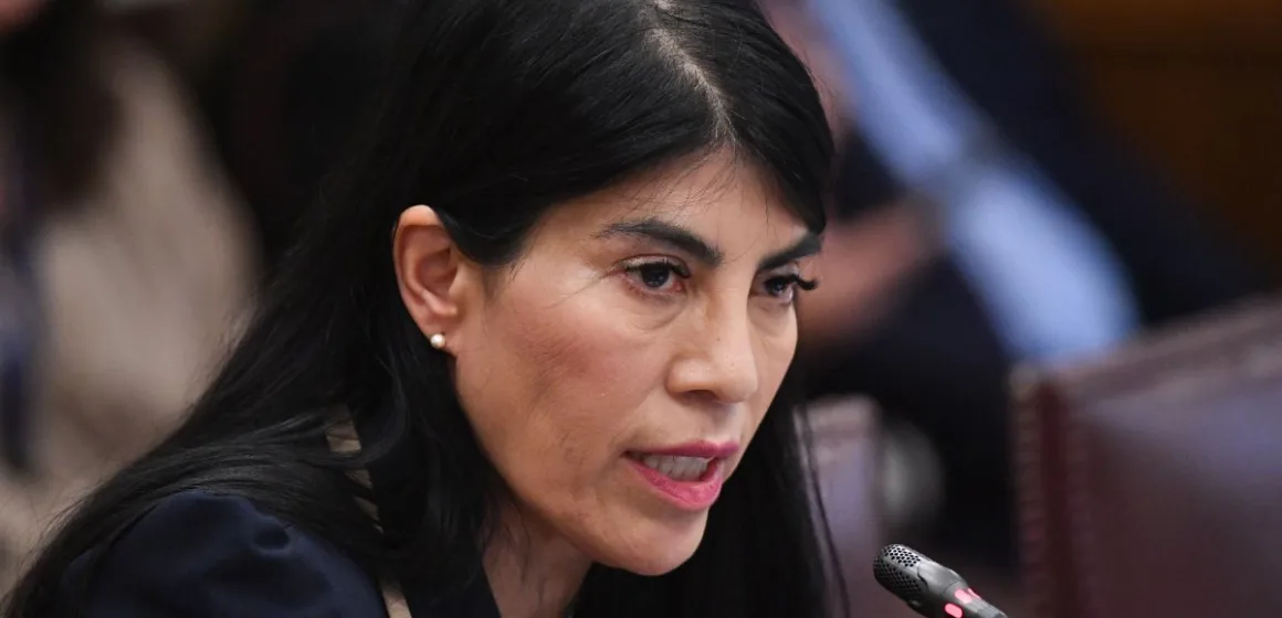 Ministra Lincolao proyecta nuevas oportunidades laborales para humanistas con la llegada de la IA