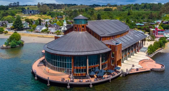 Médicos podrán “recetar” funciones gratuitas en Teatro del Lago: el innovador programa del Hospital Puerto Montt