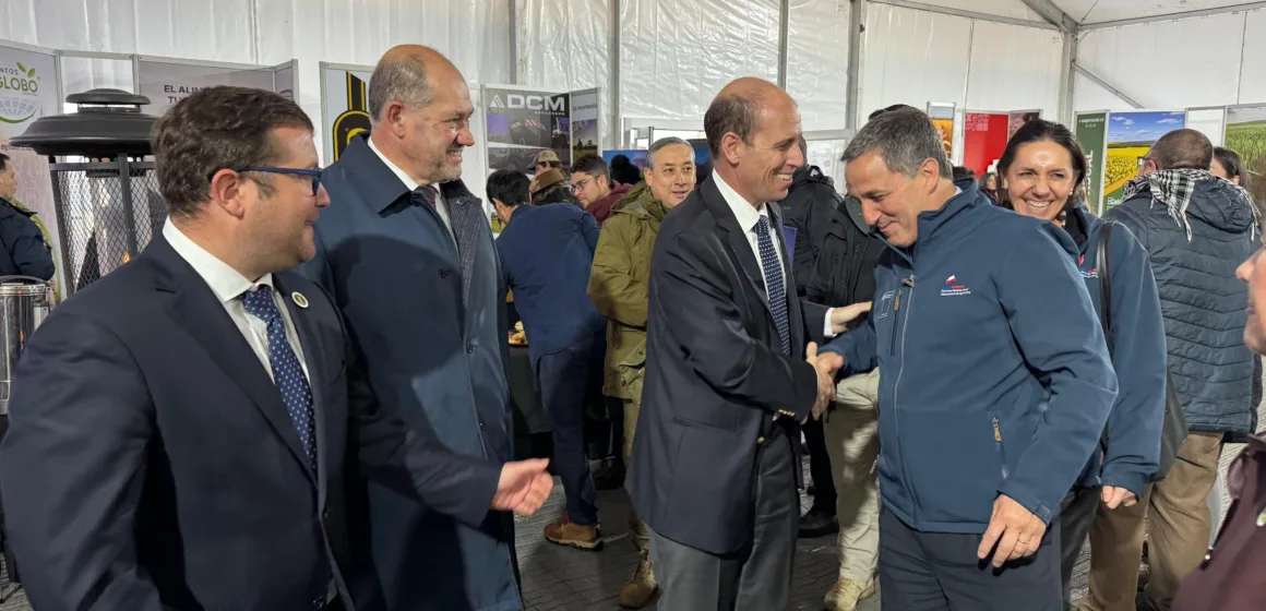 Subsecretario Venezian destaca modernización del agro y recambio generacional durante cumbre agrícola en La Araucanía