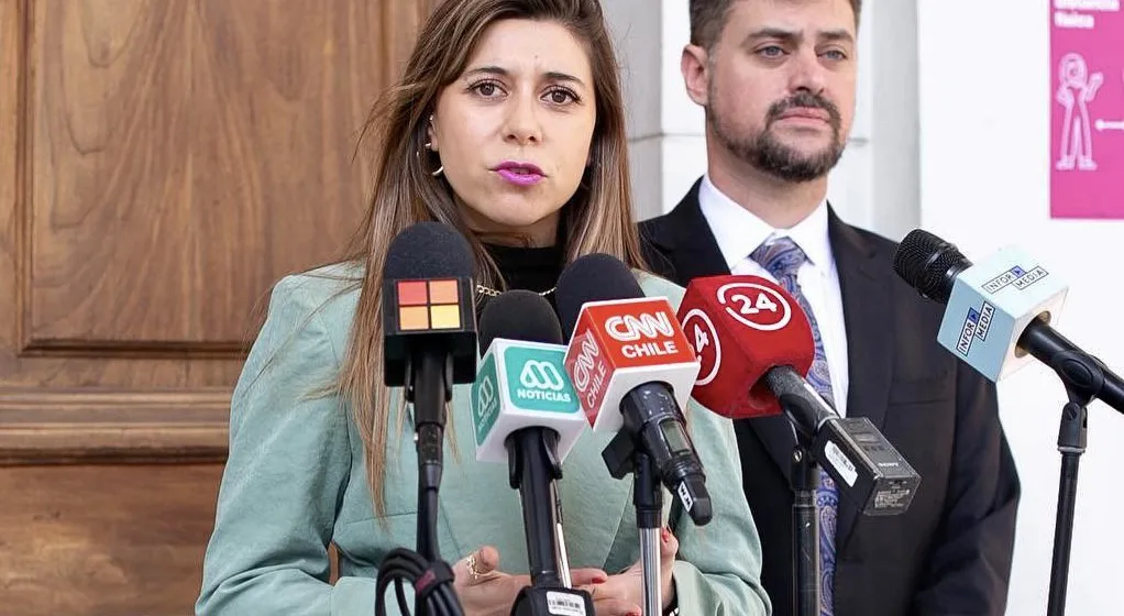 Manouchehri y Cicardini denuncian a las AFP por pérdidas de US$7.700 millones y piden investigar posibles delitos