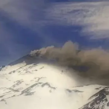 Nevados de Chillán registra pulso eruptivo y mantiene Alerta Técnica Amarilla