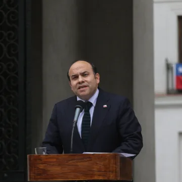 Máximo Pavez se reactiva como rostro del Gobierno ante críticas por ausencia de un ministro vocero