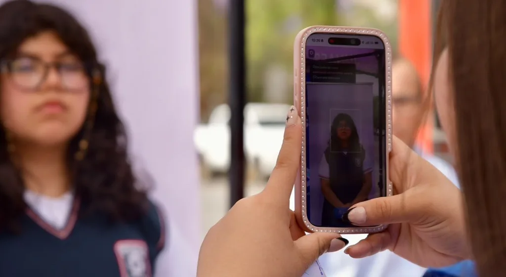 «Captura tu aura»: Junaeb llama a anticipar fotografía de la TNE 2027 a 300 mil estudiantes del país