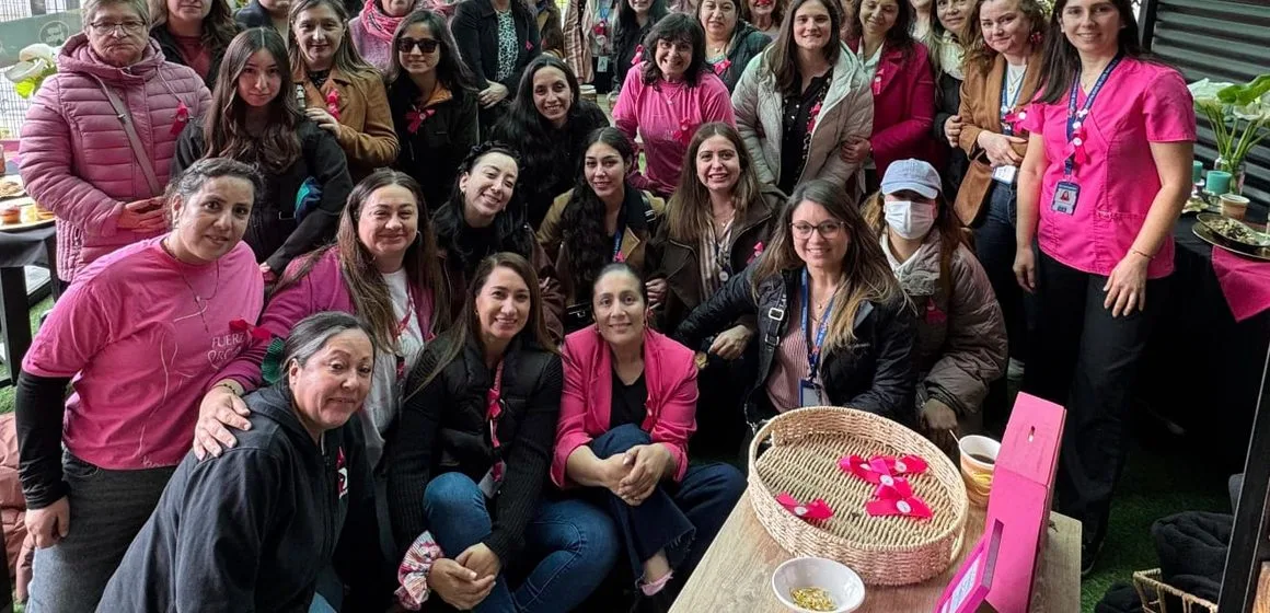Fuerza Rosa y Fuente Angelina realizaron charla comunitaria para prevenir el cáncer de mama