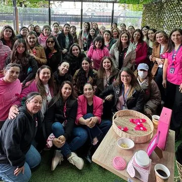 WhatsApp Image 2026-10-22 at 11.10.09 Fuerza Rosa y Fuente Angelina realizaron charla comunitaria para prevenir el cáncer de mama