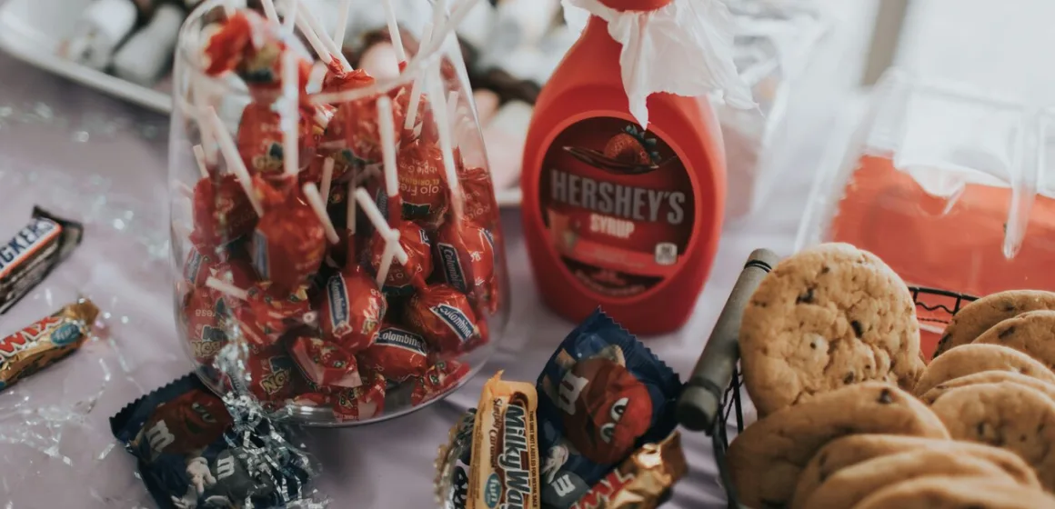 Ideas económicas para armar mesas dulces en cumpleaños infantiles