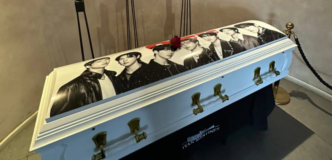 Ataúdes personalizados con BTS por $2,5 millones: la propuesta viral de una funeraria chilena