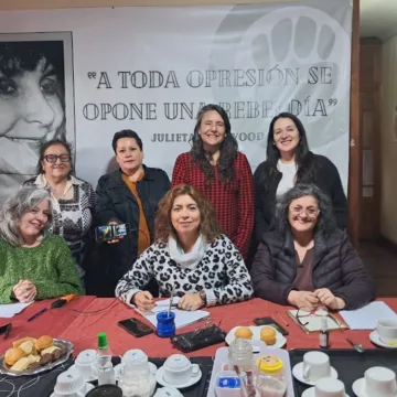 Mesa de Mujeres de Oposición exige llevar al diputado Javier Olivares a la Comisión de Ética
