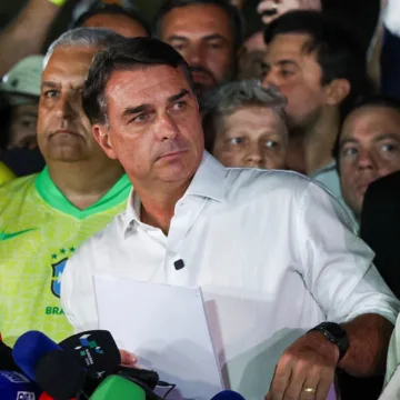 Flávio Bolsonaro anuncia que pedirá anular las elecciones en Brasil y Trump cuestiona el triunfo de Lula