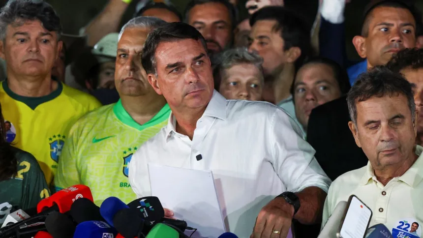 imagen_2026-10-25_230223602 Flávio Bolsonaro anuncia que pedirá anular las elecciones en Brasil y Trump cuestiona el triunfo de Lula